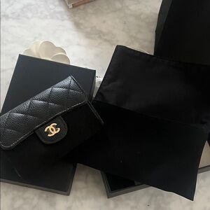 CHANEL Black Quilted Caviar Leather classic flap card holder
